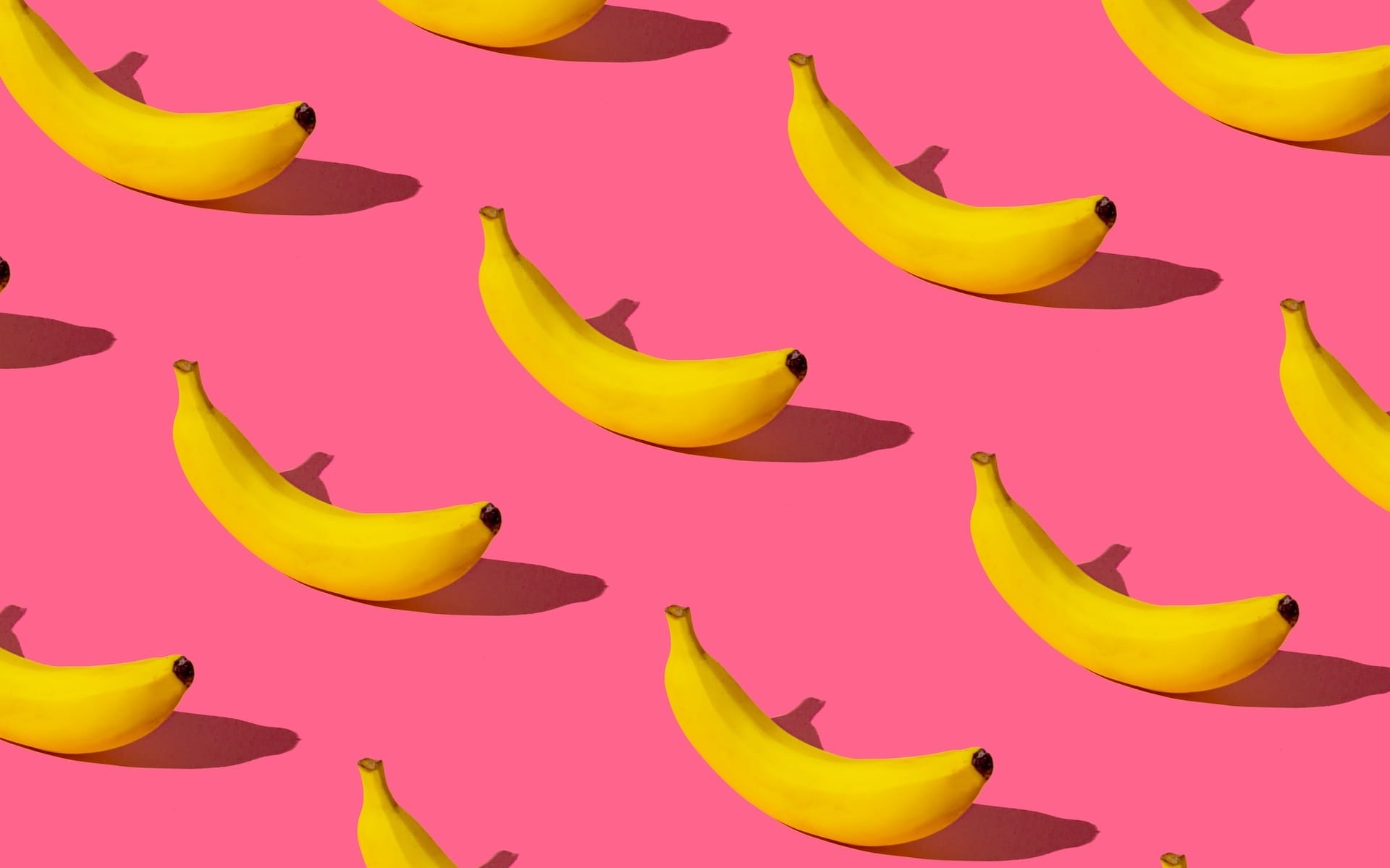 Lots of bananas in a row
